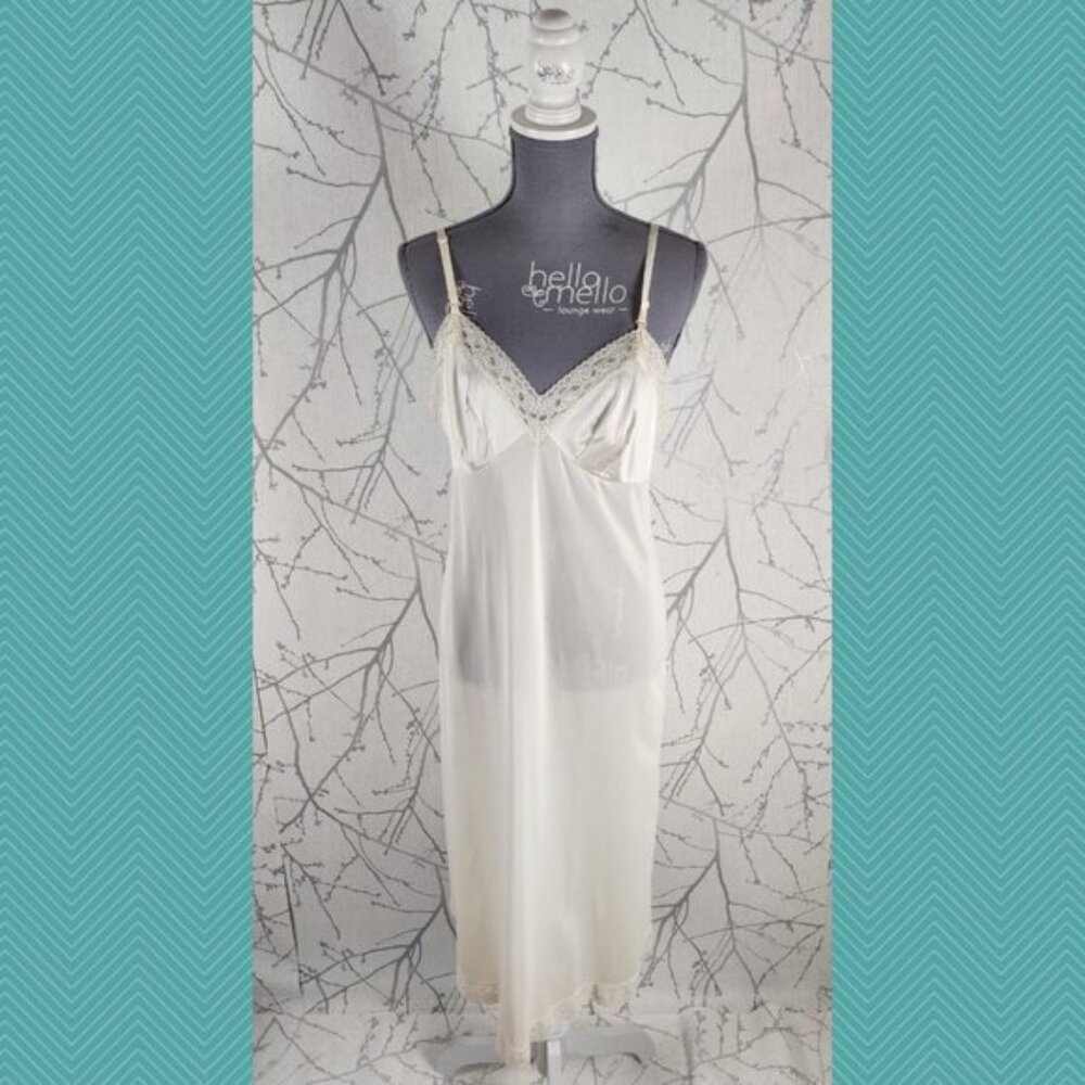 Vanity Fair VTG White Ivory Strappy Lace Babydoll Slip Nightgown